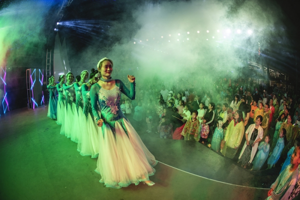 响沙湾,沙漠,度假地,景区,旅游,图片,照片,摄影,内蒙古响沙湾,内蒙古旅游,鄂尔多斯市旅游,莲花酒店,莲花度假酒店,莲沙度假岛,福沙度假岛,悦沙休闲岛,仙沙休闲岛,一粒沙度假村,在线预订,预定,旅行社,AAAAA,5A级旅游景区,库布齐,库布其沙漠,库布其旅游