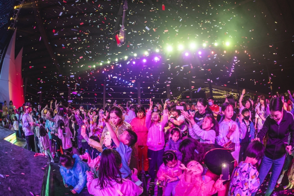 响沙湾,沙漠,度假地,景区,旅游,图片,照片,摄影,内蒙古响沙湾,内蒙古旅游,鄂尔多斯市旅游,莲花酒店,莲花度假酒店,莲沙度假岛,福沙度假岛,悦沙休闲岛,仙沙休闲岛,一粒沙度假村,在线预订,预定,旅行社,AAAAA,5A级旅游景区,库布齐,库布其沙漠,库布其旅游