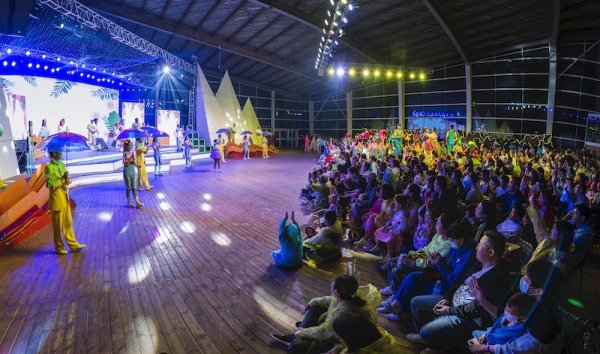 响沙湾,沙漠,度假地,景区,旅游,图片,照片,摄影,内蒙古响沙湾,内蒙古旅游,鄂尔多斯市旅游,莲花酒店,莲花度假酒店,莲沙度假岛,福沙度假岛,悦沙休闲岛,仙沙休闲岛,一粒沙度假村,在线预订,预定,旅行社,AAAAA,5A级旅游景区,库布齐,库布其沙漠,库布其旅游