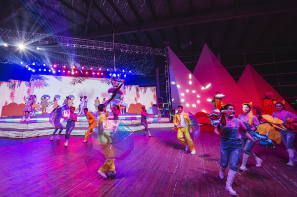 响沙湾,沙漠,度假地,景区,旅游,图片,照片,摄影,内蒙古响沙湾,内蒙古旅游,鄂尔多斯市旅游,莲花酒店,莲花度假酒店,莲沙度假岛,福沙度假岛,悦沙休闲岛,仙沙休闲岛,一粒沙度假村,在线预订,预定,旅行社,AAAAA,5A级旅游景区,库布齐,库布其沙漠,库布其旅游