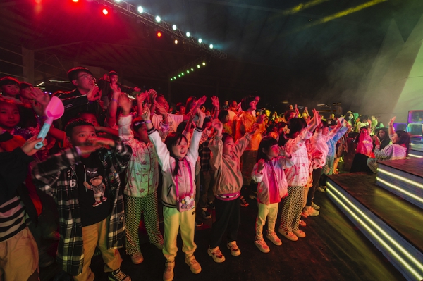 响沙湾,沙漠,度假地,景区,旅游,图片,照片,摄影,内蒙古响沙湾,内蒙古旅游,鄂尔多斯市旅游,莲花酒店,莲花度假酒店,莲沙度假岛,福沙度假岛,悦沙休闲岛,仙沙休闲岛,一粒沙度假村,在线预订,预定,旅行社,AAAAA,5A级旅游景区,库布齐,库布其沙漠,库布其旅游