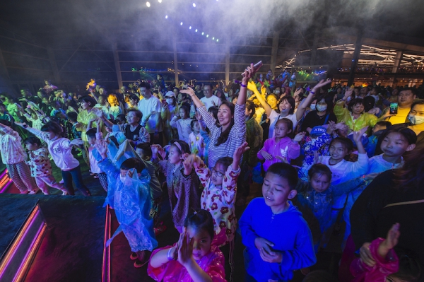 响沙湾,沙漠,度假地,景区,旅游,图片,照片,摄影,内蒙古响沙湾,内蒙古旅游,鄂尔多斯市旅游,莲花酒店,莲花度假酒店,莲沙度假岛,福沙度假岛,悦沙休闲岛,仙沙休闲岛,一粒沙度假村,在线预订,预定,旅行社,AAAAA,5A级旅游景区,库布齐,库布其沙漠,库布其旅游