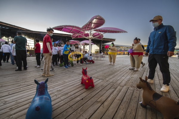 响沙湾,沙漠,度假地,景区,旅游,图片,照片,摄影,内蒙古响沙湾,内蒙古旅游,鄂尔多斯市旅游,莲花酒店,莲花度假酒店,莲沙度假岛,福沙度假岛,悦沙休闲岛,仙沙休闲岛,一粒沙度假村,在线预订,预定,旅行社,AAAAA,5A级旅游景区,库布齐,库布其沙漠,库布其旅游