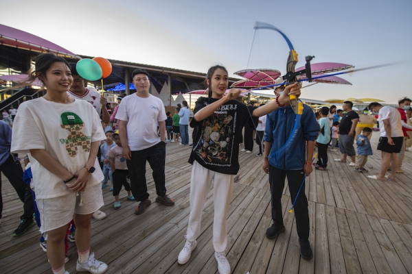 响沙湾,沙漠,度假地,景区,旅游,图片,照片,摄影,内蒙古响沙湾,内蒙古旅游,鄂尔多斯市旅游,莲花酒店,莲花度假酒店,莲沙度假岛,福沙度假岛,悦沙休闲岛,仙沙休闲岛,一粒沙度假村,在线预订,预定,旅行社,AAAAA,5A级旅游景区,库布齐,库布其沙漠,库布其旅游