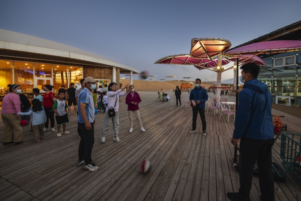 响沙湾,沙漠,度假地,景区,旅游,图片,照片,摄影,内蒙古响沙湾,内蒙古旅游,鄂尔多斯市旅游,莲花酒店,莲花度假酒店,莲沙度假岛,福沙度假岛,悦沙休闲岛,仙沙休闲岛,一粒沙度假村,在线预订,预定,旅行社,AAAAA,5A级旅游景区,库布齐,库布其沙漠,库布其旅游