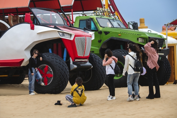 响沙湾,沙漠,度假地,景区,旅游,图片,照片,摄影,内蒙古响沙湾,内蒙古旅游,鄂尔多斯市旅游,莲花酒店,莲花度假酒店,莲沙度假岛,福沙度假岛,悦沙休闲岛,仙沙休闲岛,一粒沙度假村,在线预订,预定,旅行社,AAAAA,5A级旅游景区,库布齐,库布其沙漠,库布其旅游