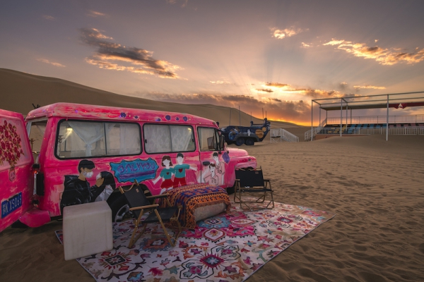 响沙湾,沙漠,度假地,景区,旅游,图片,照片,摄影,内蒙古响沙湾,内蒙古旅游,鄂尔多斯市旅游,莲花酒店,莲花度假酒店,莲沙度假岛,福沙度假岛,悦沙休闲岛,仙沙休闲岛,一粒沙度假村,在线预订,预定,旅行社,AAAAA,5A级旅游景区,库布齐,库布其沙漠,库布其旅游