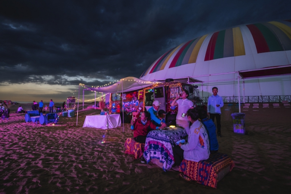 响沙湾,沙漠,度假地,景区,旅游,图片,照片,摄影,内蒙古响沙湾,内蒙古旅游,鄂尔多斯市旅游,莲花酒店,莲花度假酒店,莲沙度假岛,福沙度假岛,悦沙休闲岛,仙沙休闲岛,一粒沙度假村,在线预订,预定,旅行社,AAAAA,5A级旅游景区,库布齐,库布其沙漠,库布其旅游