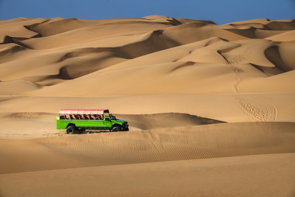 响沙湾,沙漠,度假地,景区,旅游,图片,照片,摄影,内蒙古响沙湾,内蒙古旅游,鄂尔多斯市旅游,莲花酒店,莲花度假酒店,莲沙度假岛,福沙度假岛,悦沙休闲岛,仙沙休闲岛,一粒沙度假村,在线预订,预定,旅行社,AAAAA,5A级旅游景区,库布齐,库布其沙漠,库布其旅游