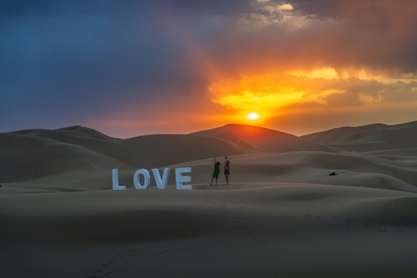 响沙湾,沙漠,度假地,景区,旅游,图片,照片,摄影,内蒙古响沙湾,内蒙古旅游,鄂尔多斯市旅游,莲花酒店,莲花度假酒店,莲沙度假岛,福沙度假岛,悦沙休闲岛,仙沙休闲岛,一粒沙度假村,在线预订,预定,旅行社,AAAAA,5A级旅游景区,库布齐,库布其沙漠,库布其旅游