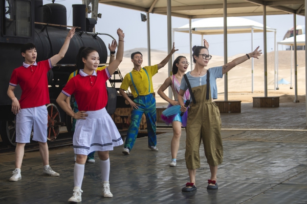 响沙湾,沙漠,度假地,景区,旅游,图片,照片,摄影,内蒙古响沙湾,内蒙古旅游,鄂尔多斯市旅游,莲花酒店,莲花度假酒店,莲沙度假岛,福沙度假岛,悦沙休闲岛,仙沙休闲岛,一粒沙度假村,在线预订,预定,旅行社,AAAAA,5A级旅游景区,库布齐,库布其沙漠,库布其旅游