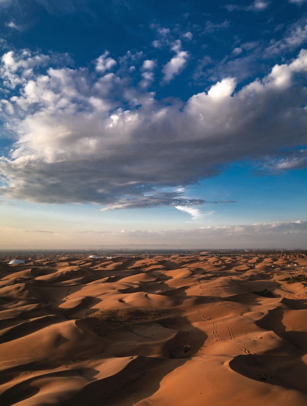 响沙湾,沙漠,度假地,景区,旅游,图片,照片,摄影,内蒙古响沙湾,内蒙古旅游,鄂尔多斯市旅游,莲花酒店,莲花度假酒店,莲沙度假岛,福沙度假岛,悦沙休闲岛,仙沙休闲岛,一粒沙度假村,在线预订,预定,旅行社,AAAAA,5A级旅游景区,库布齐,库布其沙漠,库布其旅游