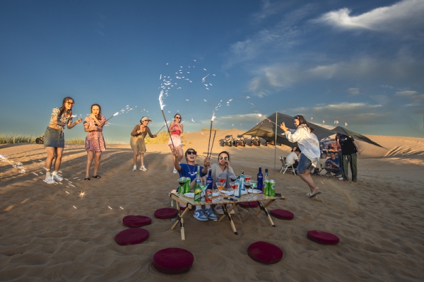 响沙湾,沙漠,度假地,景区,旅游,图片,照片,摄影,内蒙古响沙湾,内蒙古旅游,鄂尔多斯市旅游,莲花酒店,莲花度假酒店,莲沙度假岛,福沙度假岛,悦沙休闲岛,仙沙休闲岛,一粒沙度假村,在线预订,预定,旅行社,AAAAA,5A级旅游景区,库布齐,库布其沙漠,库布其旅游