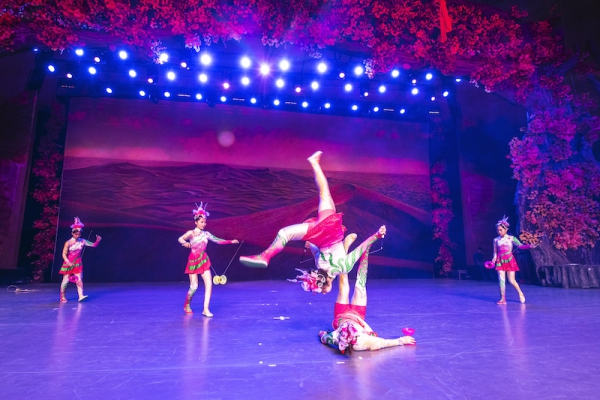 响沙湾,沙漠,度假地,景区,旅游,图片,照片,摄影,内蒙古响沙湾,内蒙古旅游,鄂尔多斯市旅游,莲花酒店,莲花度假酒店,莲沙度假岛,福沙度假岛,悦沙休闲岛,仙沙休闲岛,一粒沙度假村,在线预订,预定,旅行社,AAAAA,5A级旅游景区,库布齐,库布其沙漠,库布其旅游