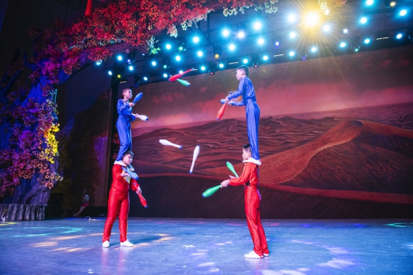 响沙湾,沙漠,度假地,景区,旅游,图片,照片,摄影,内蒙古响沙湾,内蒙古旅游,鄂尔多斯市旅游,莲花酒店,莲花度假酒店,莲沙度假岛,福沙度假岛,悦沙休闲岛,仙沙休闲岛,一粒沙度假村,在线预订,预定,旅行社,AAAAA,5A级旅游景区,库布齐,库布其沙漠,库布其旅游