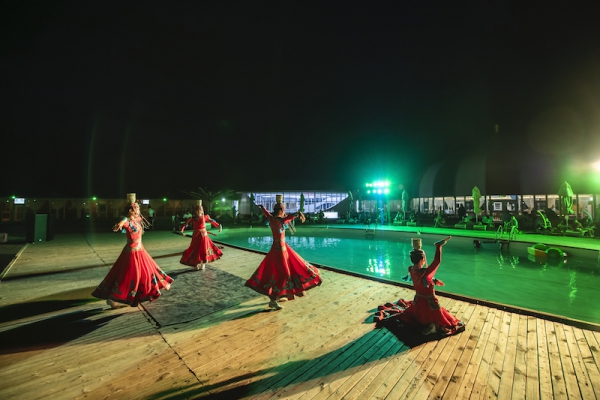 响沙湾,沙漠,度假地,景区,旅游,图片,照片,摄影,内蒙古响沙湾,内蒙古旅游,鄂尔多斯市旅游,莲花酒店,莲花度假酒店,莲沙度假岛,福沙度假岛,悦沙休闲岛,仙沙休闲岛,一粒沙度假村,在线预订,预定,旅行社,AAAAA,5A级旅游景区,库布齐,库布其沙漠,库布其旅游