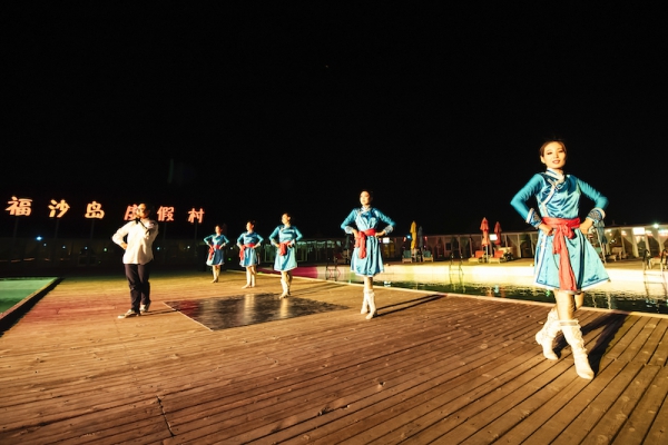 响沙湾,沙漠,度假地,景区,旅游,图片,照片,摄影,内蒙古响沙湾,内蒙古旅游,鄂尔多斯市旅游,莲花酒店,莲花度假酒店,莲沙度假岛,福沙度假岛,悦沙休闲岛,仙沙休闲岛,一粒沙度假村,在线预订,预定,旅行社,AAAAA,5A级旅游景区,库布齐,库布其沙漠,库布其旅游