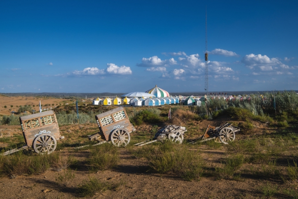 响沙湾,沙漠,度假地,景区,旅游,图片,照片,摄影,内蒙古响沙湾,内蒙古旅游,鄂尔多斯市旅游,莲花酒店,莲花度假酒店,莲沙度假岛,福沙度假岛,悦沙休闲岛,仙沙休闲岛,一粒沙度假村,在线预订,预定,旅行社,AAAAA,5A级旅游景区,库布齐,库布其沙漠,库布其旅游