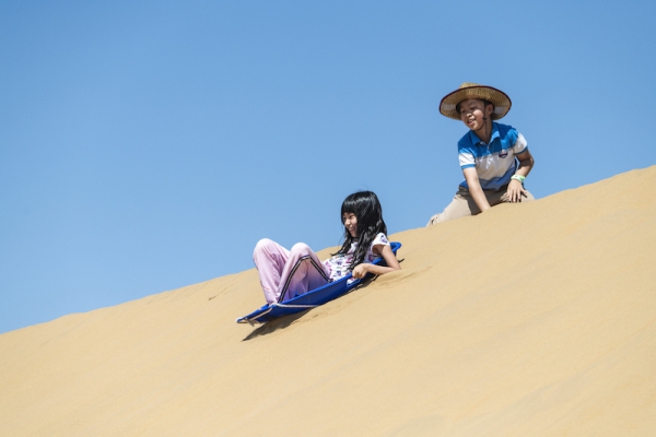 响沙湾,沙漠,度假地,景区,旅游,图片,照片,摄影,内蒙古响沙湾,内蒙古旅游,鄂尔多斯市旅游,莲花酒店,莲花度假酒店,莲沙度假岛,福沙度假岛,悦沙休闲岛,仙沙休闲岛,一粒沙度假村,在线预订,预定,旅行社,AAAAA,5A级旅游景区,库布齐,库布其沙漠,库布其旅游