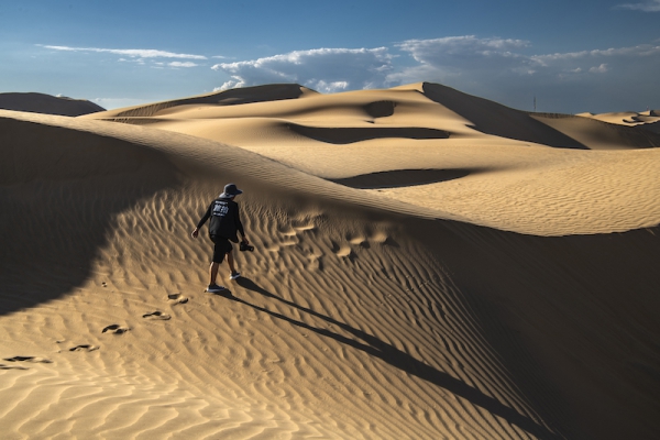 响沙湾,沙漠,度假地,景区,旅游,图片,照片,摄影,内蒙古响沙湾,内蒙古旅游,鄂尔多斯市旅游,莲花酒店,莲花度假酒店,莲沙度假岛,福沙度假岛,悦沙休闲岛,仙沙休闲岛,一粒沙度假村,在线预订,预定,旅行社,AAAAA,5A级旅游景区,库布齐,库布其沙漠,库布其旅游