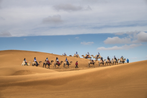 响沙湾,沙漠,度假地,景区,旅游,图片,照片,摄影,内蒙古响沙湾,内蒙古旅游,鄂尔多斯市旅游,莲花酒店,莲花度假酒店,莲沙度假岛,福沙度假岛,悦沙休闲岛,仙沙休闲岛,一粒沙度假村,在线预订,预定,旅行社,AAAAA,5A级旅游景区,库布齐,库布其沙漠,库布其旅游