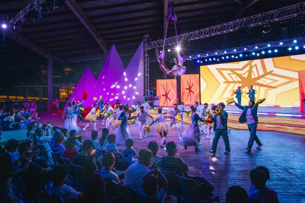 响沙湾,沙漠,度假地,景区,旅游,图片,照片,摄影,内蒙古响沙湾,内蒙古旅游,鄂尔多斯市旅游,莲花酒店,莲花度假酒店,莲沙度假岛,福沙度假岛,悦沙休闲岛,仙沙休闲岛,一粒沙度假村,在线预订,预定,旅行社,AAAAA,5A级旅游景区,库布齐,库布其沙漠,库布其旅游