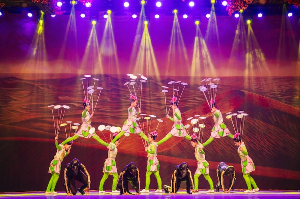 响沙湾,沙漠,度假地,景区,旅游,图片,照片,摄影,内蒙古响沙湾,内蒙古旅游,鄂尔多斯市旅游,莲花酒店,莲花度假酒店,莲沙度假岛,福沙度假岛,悦沙休闲岛,仙沙休闲岛,一粒沙度假村,在线预订,预定,旅行社,AAAAA,5A级旅游景区,库布齐,库布其沙漠,库布其旅游