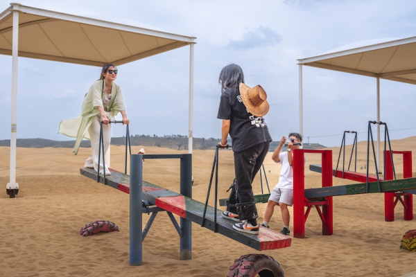 响沙湾,沙漠,度假地,景区,旅游,图片,照片,摄影,内蒙古响沙湾,内蒙古旅游,鄂尔多斯市旅游,莲花酒店,莲花度假酒店,莲沙度假岛,福沙度假岛,悦沙休闲岛,仙沙休闲岛,一粒沙度假村,在线预订,预定,旅行社,AAAAA,5A级旅游景区,库布齐,库布其沙漠,库布其旅游