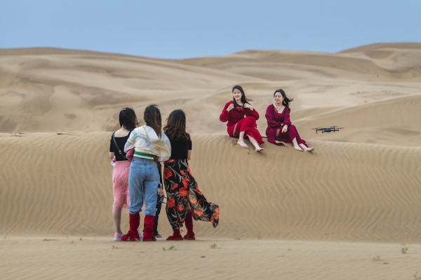 响沙湾,沙漠,度假地,景区,旅游,图片,照片,摄影,内蒙古响沙湾,内蒙古旅游,鄂尔多斯市旅游,莲花酒店,莲花度假酒店,莲沙度假岛,福沙度假岛,悦沙休闲岛,仙沙休闲岛,一粒沙度假村,在线预订,预定,旅行社,AAAAA,5A级旅游景区,库布齐,库布其沙漠,库布其旅游