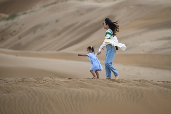 响沙湾,沙漠,度假地,景区,旅游,图片,照片,摄影,内蒙古响沙湾,内蒙古旅游,鄂尔多斯市旅游,莲花酒店,莲花度假酒店,莲沙度假岛,福沙度假岛,悦沙休闲岛,仙沙休闲岛,一粒沙度假村,在线预订,预定,旅行社,AAAAA,5A级旅游景区,库布齐,库布其沙漠,库布其旅游