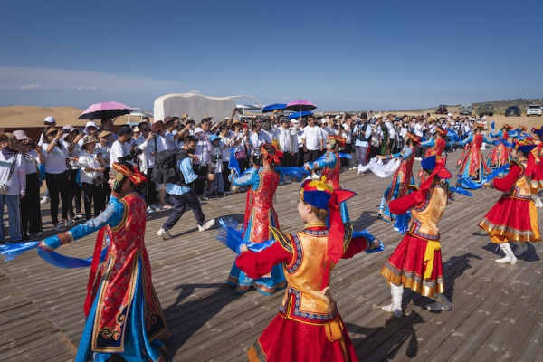 响沙湾,沙漠,度假地,景区,旅游,图片,照片,摄影,内蒙古响沙湾,内蒙古旅游,鄂尔多斯市旅游,莲花酒店,莲花度假酒店,莲沙度假岛,福沙度假岛,悦沙休闲岛,仙沙休闲岛,一粒沙度假村,在线预订,预定,旅行社,AAAAA,5A级旅游景区,库布齐,库布其沙漠,库布其旅游