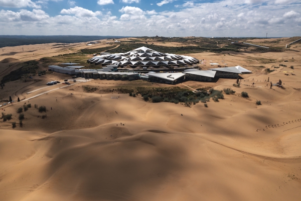 响沙湾,沙漠,度假地,景区,旅游,图片,照片,摄影,内蒙古响沙湾,内蒙古旅游,鄂尔多斯市旅游,莲花酒店,莲花度假酒店,莲沙度假岛,福沙度假岛,悦沙休闲岛,仙沙休闲岛,一粒沙度假村,在线预订,预定,旅行社,AAAAA,5A级旅游景区,库布齐,库布其沙漠,库布其旅游