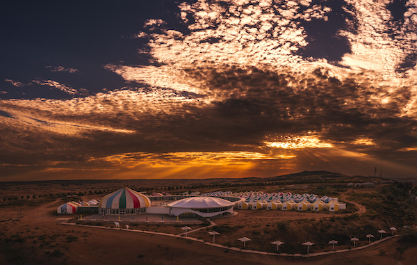 响沙湾,沙漠,度假地,景区,旅游,图片,照片,摄影,内蒙古响沙湾,内蒙古旅游,鄂尔多斯市旅游,莲花酒店,莲花度假酒店,莲沙度假岛,福沙度假岛,悦沙休闲岛,仙沙休闲岛,一粒沙度假村,在线预订,预定,旅行社,AAAAA,5A级旅游景区,库布齐,库布其沙漠,库布其旅游