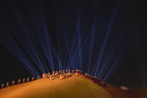 响沙湾,沙漠,度假地,景区,旅游,图片,照片,摄影,内蒙古响沙湾,内蒙古旅游,鄂尔多斯市旅游,莲花酒店,莲花度假酒店,莲沙度假岛,福沙度假岛,悦沙休闲岛,仙沙休闲岛,一粒沙度假村,在线预订,预定,旅行社,AAAAA,5A级旅游景区,库布齐,库布其沙漠,库布其旅游