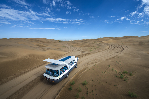 响沙湾,沙漠,度假地,景区,旅游,图片,照片,摄影,内蒙古响沙湾,内蒙古旅游,鄂尔多斯市旅游,莲花酒店,莲花度假酒店,莲沙度假岛,福沙度假岛,悦沙休闲岛,仙沙休闲岛,一粒沙度假村,在线预订,预定,旅行社,AAAAA,5A级旅游景区,库布齐,库布其沙漠,库布其旅游