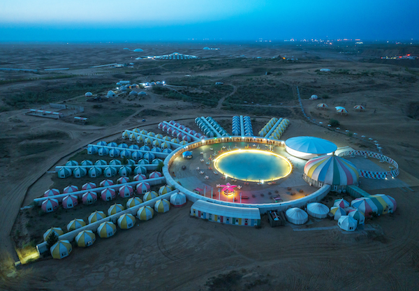 响沙湾,沙漠,度假地,景区,旅游,图片,照片,摄影,内蒙古响沙湾,内蒙古旅游,鄂尔多斯市旅游,莲花酒店,莲花度假酒店,莲沙度假岛,福沙度假岛,悦沙休闲岛,仙沙休闲岛,一粒沙度假村,在线预订,预定,旅行社,AAAAA,5A级旅游景区,库布齐,库布其沙漠,库布其旅游