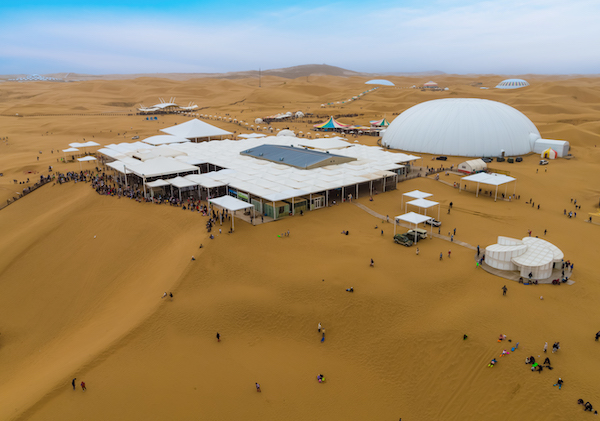 响沙湾,沙漠,度假地,景区,旅游,图片,照片,摄影,内蒙古响沙湾,内蒙古旅游,鄂尔多斯市旅游,莲花酒店,莲花度假酒店,莲沙度假岛,福沙度假岛,悦沙休闲岛,仙沙休闲岛,一粒沙度假村,在线预订,预定,旅行社,AAAAA,5A级旅游景区,库布齐,库布其沙漠,库布其旅游