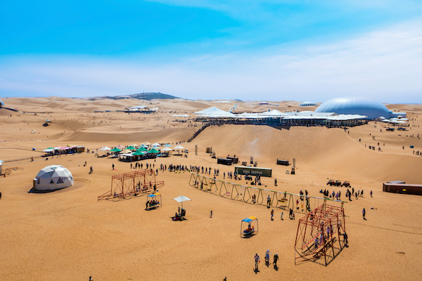 响沙湾,沙漠,度假地,景区,旅游,图片,照片,摄影,内蒙古响沙湾,内蒙古旅游,鄂尔多斯市旅游,莲花酒店,莲花度假酒店,莲沙度假岛,福沙度假岛,悦沙休闲岛,仙沙休闲岛,一粒沙度假村,在线预订,预定,旅行社,AAAAA,5A级旅游景区,库布齐,库布其沙漠,库布其旅游