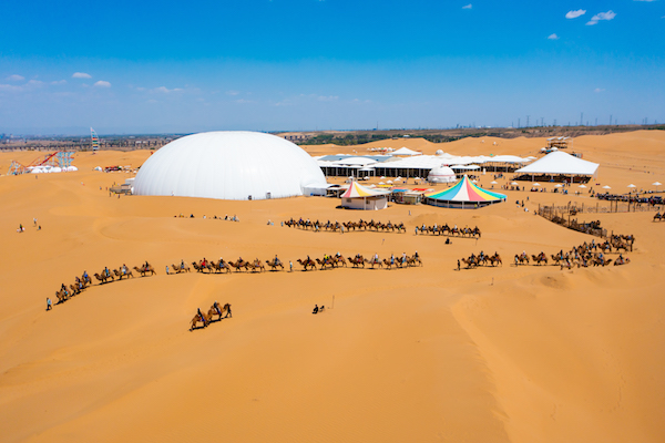 响沙湾,沙漠,度假地,景区,旅游,图片,照片,摄影,内蒙古响沙湾,内蒙古旅游,鄂尔多斯市旅游,莲花酒店,莲花度假酒店,莲沙度假岛,福沙度假岛,悦沙休闲岛,仙沙休闲岛,一粒沙度假村,在线预订,预定,旅行社,AAAAA,5A级旅游景区,库布齐,库布其沙漠,库布其旅游